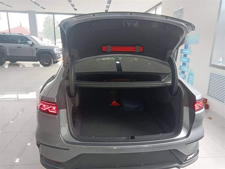 Фото 19 - BYD Han