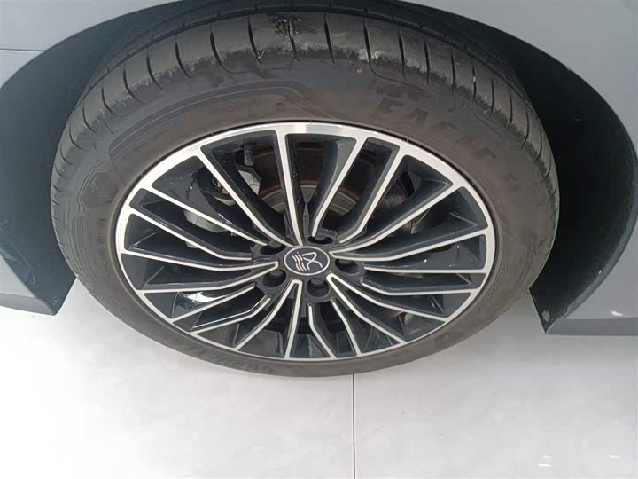 Фото 23 - BYD Han