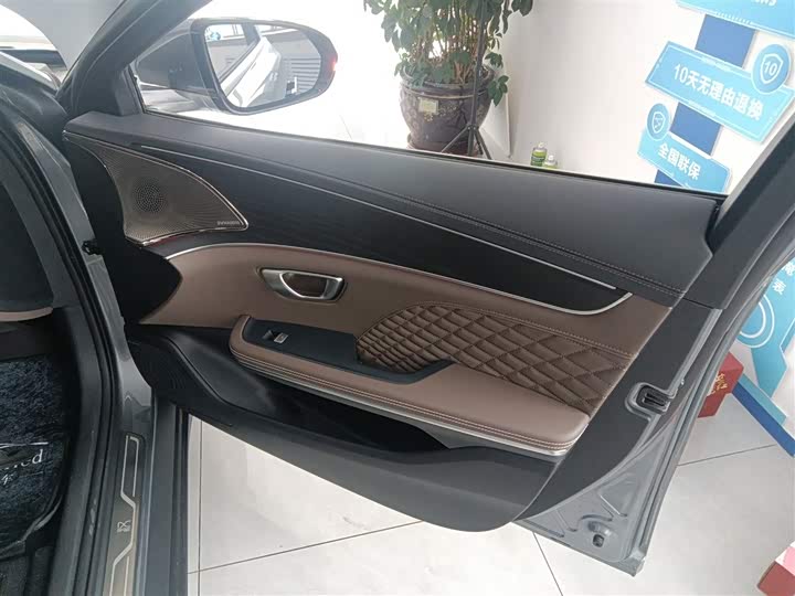 Фото 26 - BYD Han