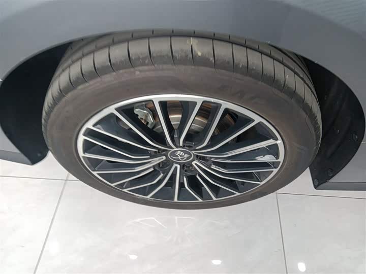 Фото 30 - BYD Han