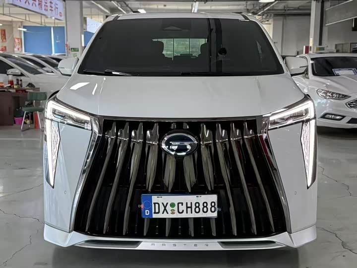 Фото 2 - GAC Trumpchi M8