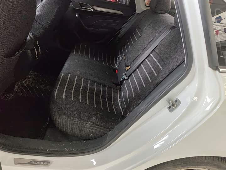 Фото 17 - Roewe i6