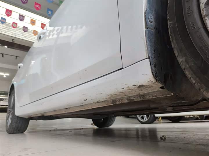 Фото 21 - Roewe i6