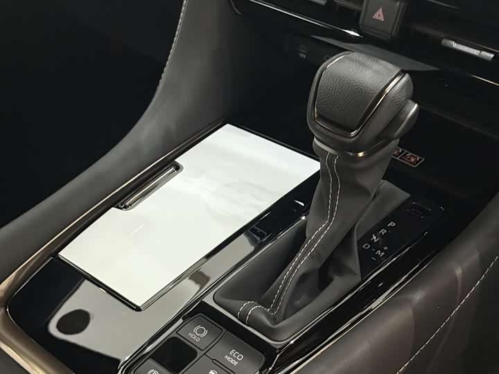 Фото 14 - Toyota Alphard