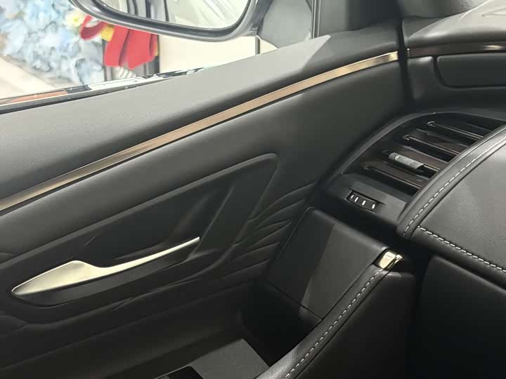 Фото 15 - Toyota Alphard