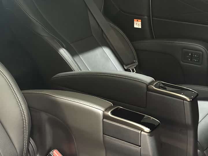 Фото 25 - Toyota Alphard