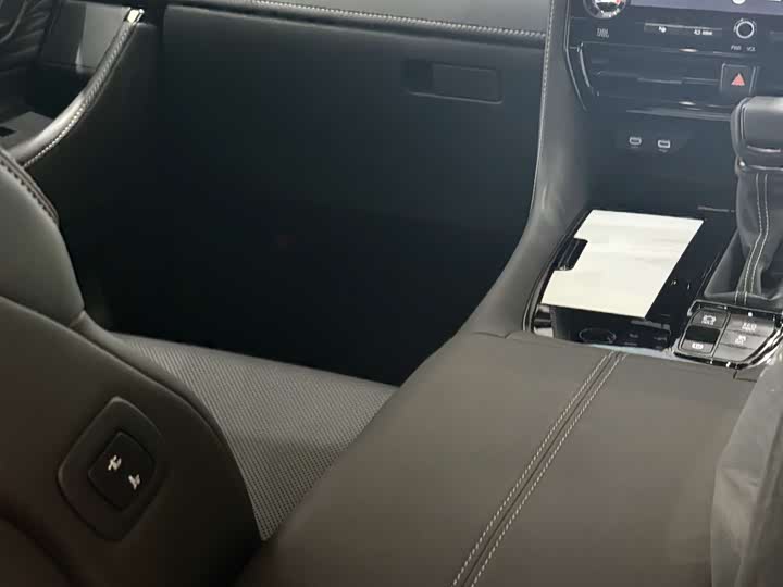 Фото 27 - Toyota Alphard