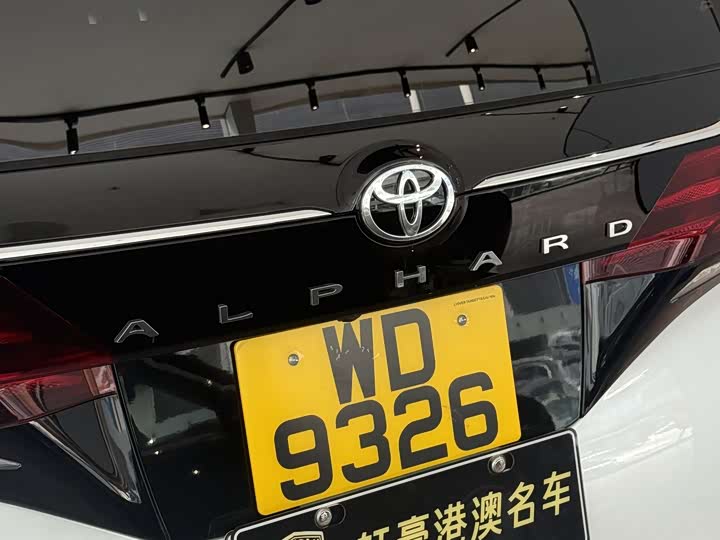 Фото 8 - Toyota Alphard
