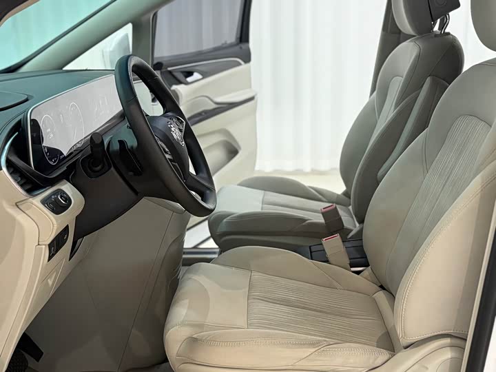 Фото 16 - Buick GL8 ES