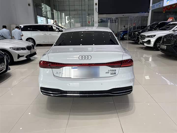 Фото 12 - Audi A7L