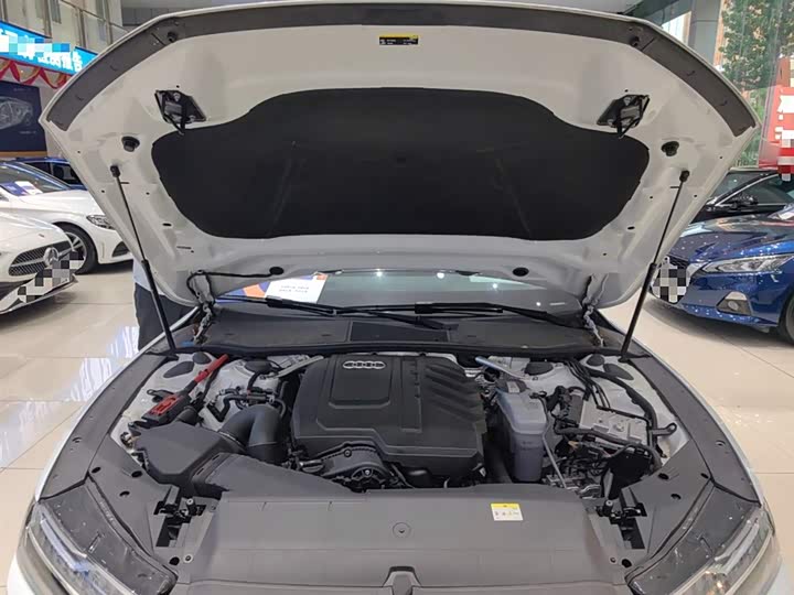 Фото 14 - Audi A7L