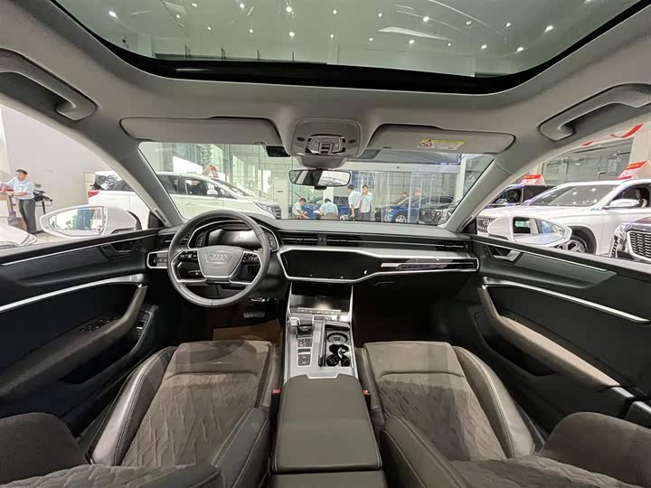 Фото 19 - Audi A7L