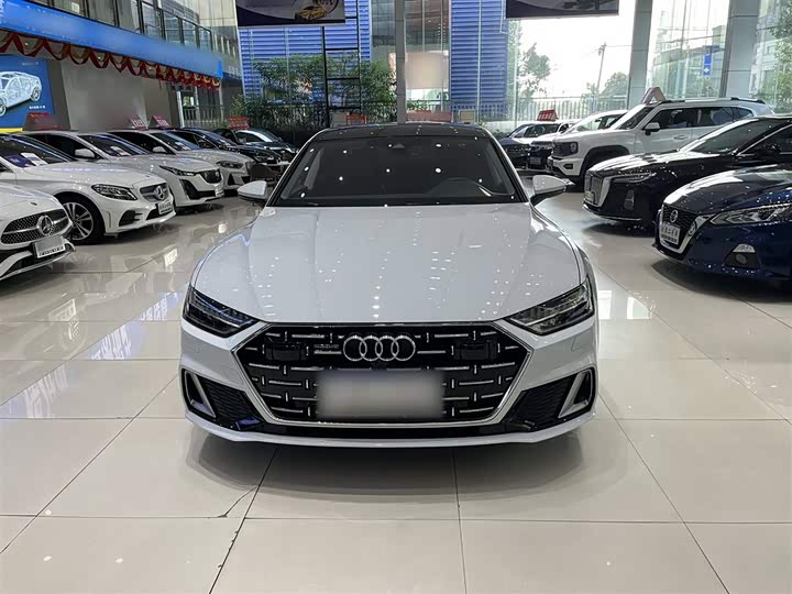 Фото 7 - Audi A7L