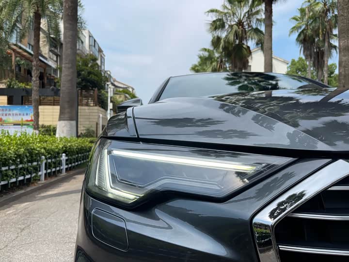 Фото 16 - Audi A6L