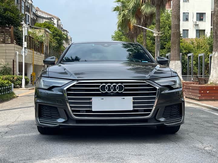 Фото 2 - Audi A6L