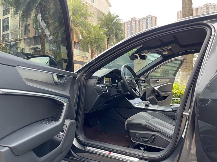 Фото 8 - Audi A6L