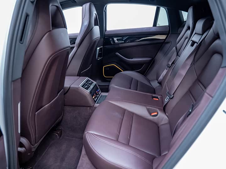 Фото 13 - Porsche Panamera