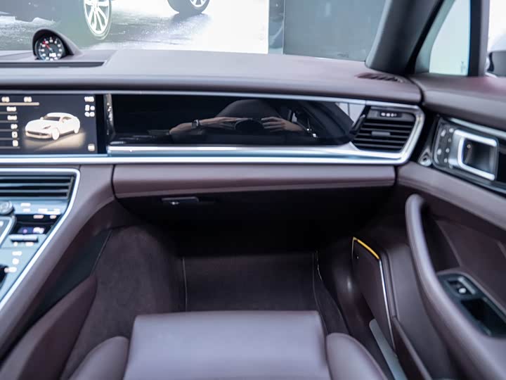 Фото 21 - Porsche Panamera