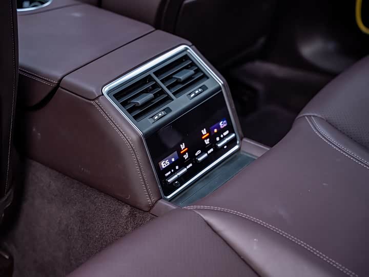 Фото 22 - Porsche Panamera