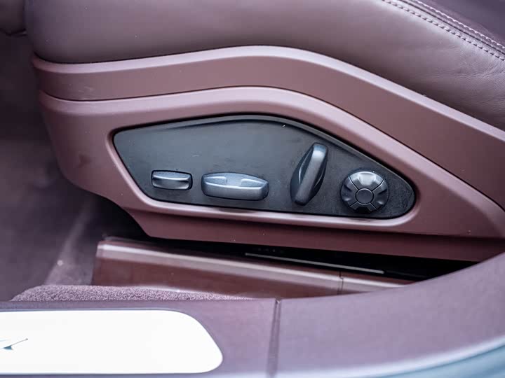 Фото 24 - Porsche Panamera