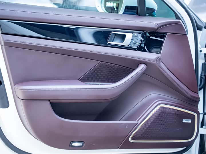 Фото 27 - Porsche Panamera