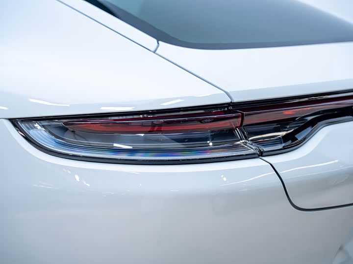 Фото 28 - Porsche Panamera