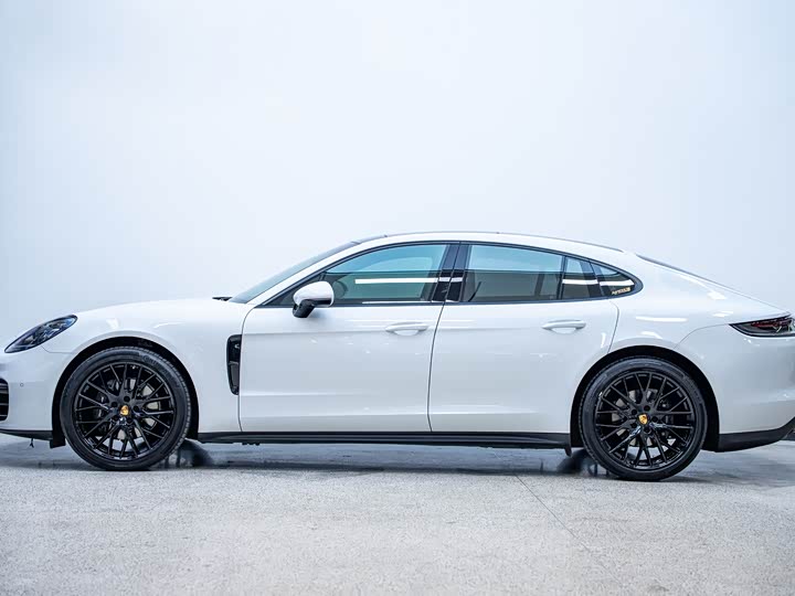 Фото 4 - Porsche Panamera