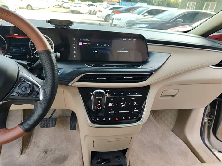 Фото 13 - Buick GL8 ES