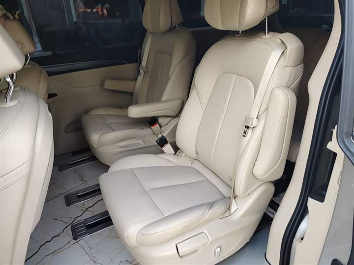 Фото 17 - Buick GL8 ES