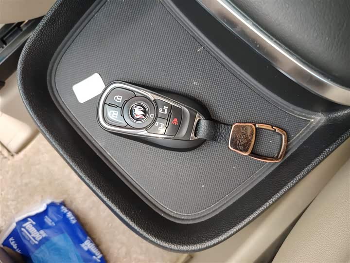 Фото 9 - Buick GL8 ES