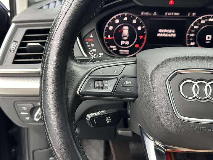 Фото 10 - Audi Q5L