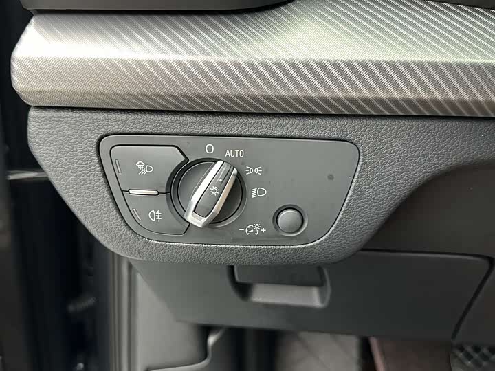 Фото 11 - Audi Q5L