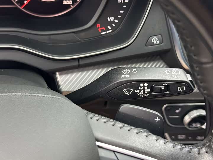 Фото 21 - Audi Q5L