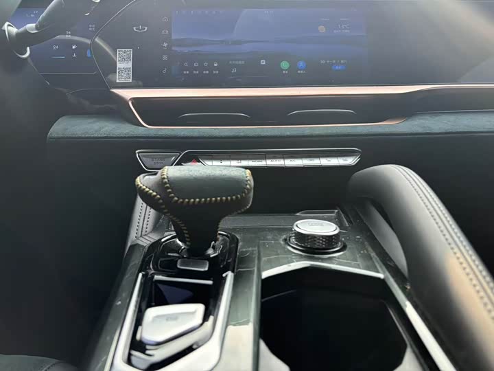 Фото 5 - Geely Monjaro