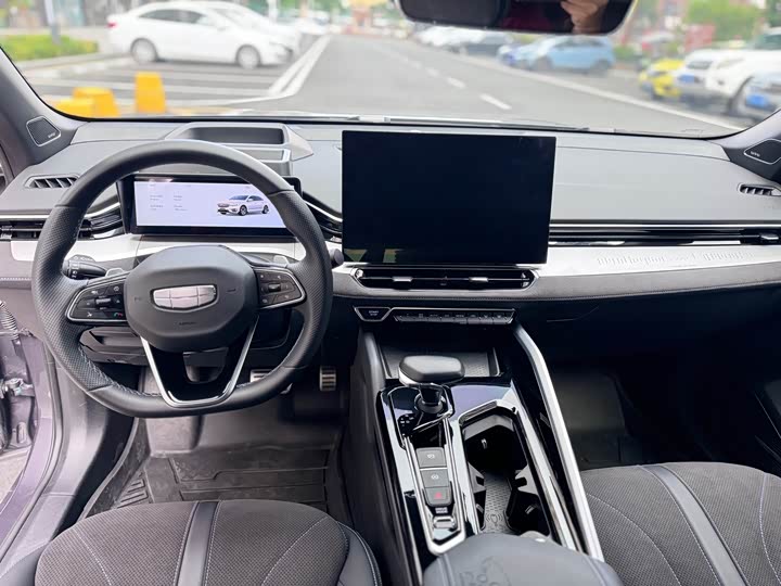 Фото 7 - Geely Preface