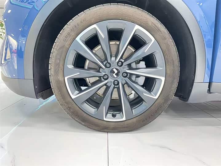 Фото 10 - Nio Onvo L60