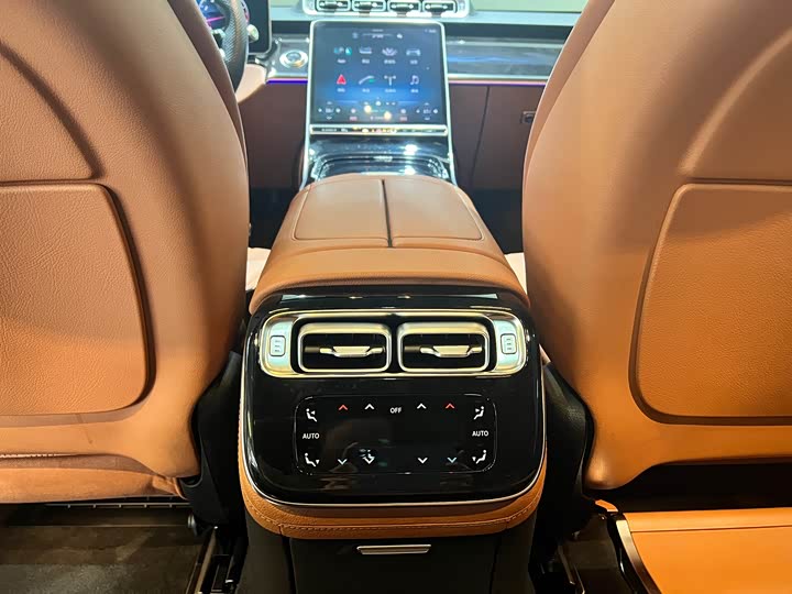 Фото 7 - Mercedes-Benz S-Class