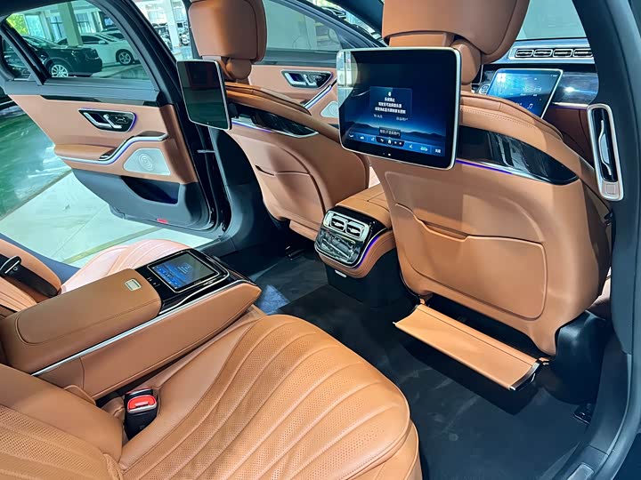 Фото 9 - Mercedes-Benz S-Class