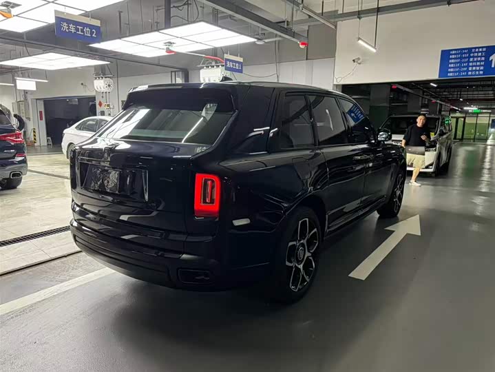 Фото 4 - Rolls-Royce Cullinan