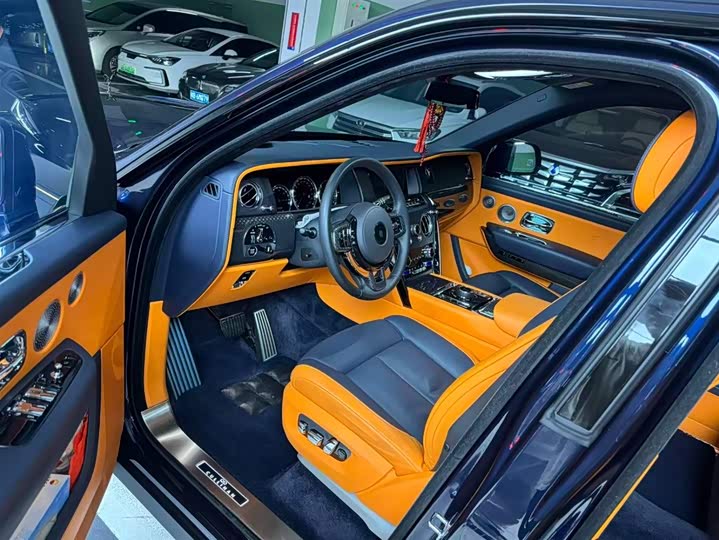 Фото 5 - Rolls-Royce Cullinan