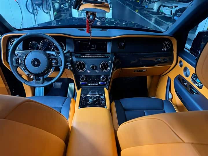 Фото 7 - Rolls-Royce Cullinan