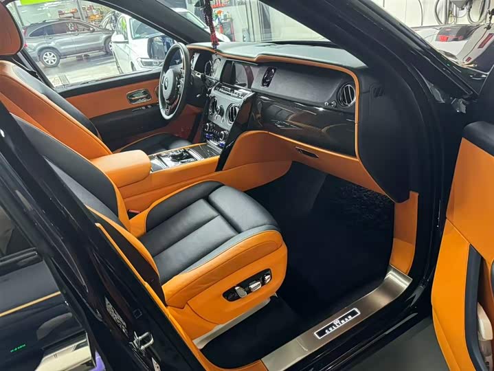Фото 8 - Rolls-Royce Cullinan