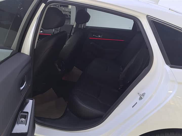 Фото 11 - Honda Accord