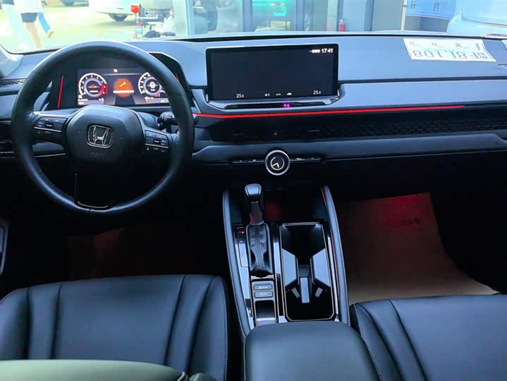 Фото 12 - Honda Accord