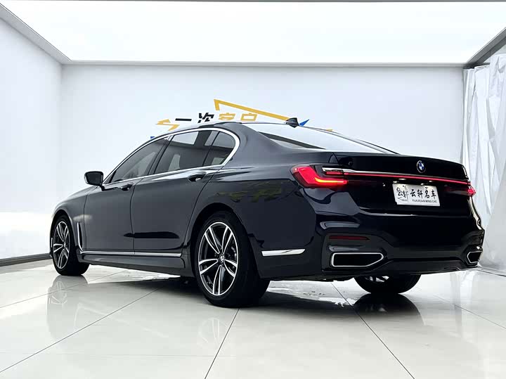 Фото 4 - BMW 7 Series