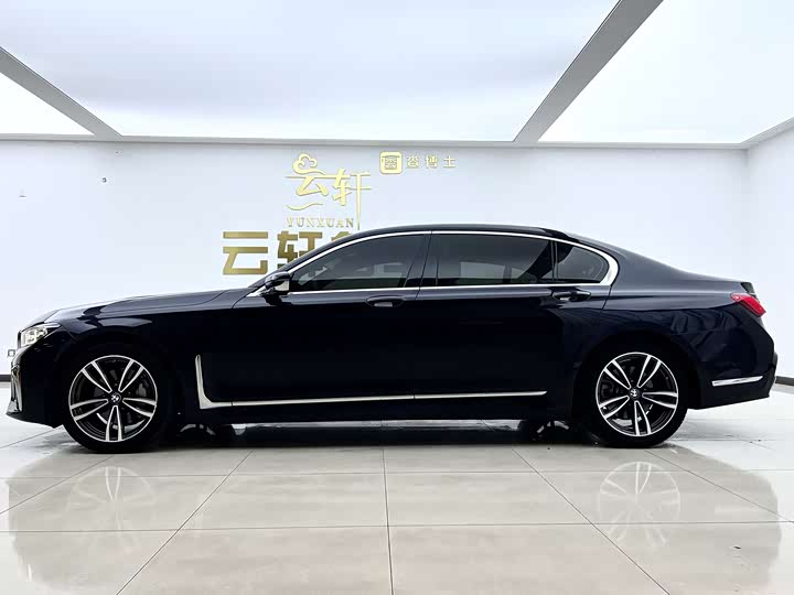 Фото 8 - BMW 7 Series