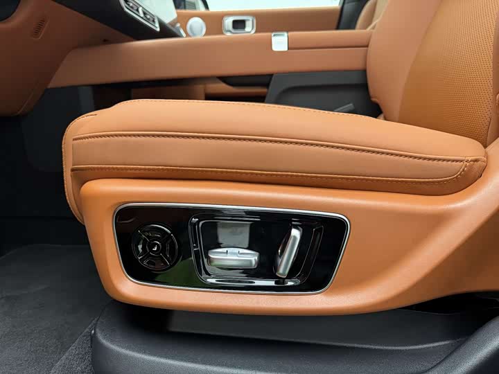 Фото 14 - LiXiang L9