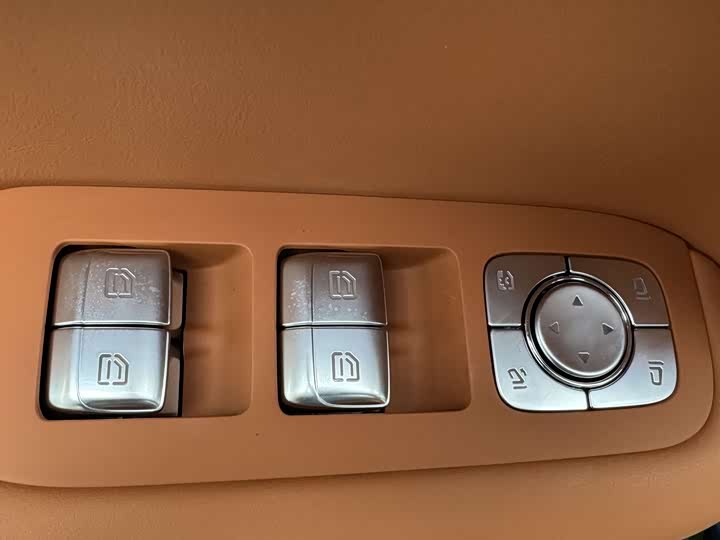 Фото 16 - LiXiang L9