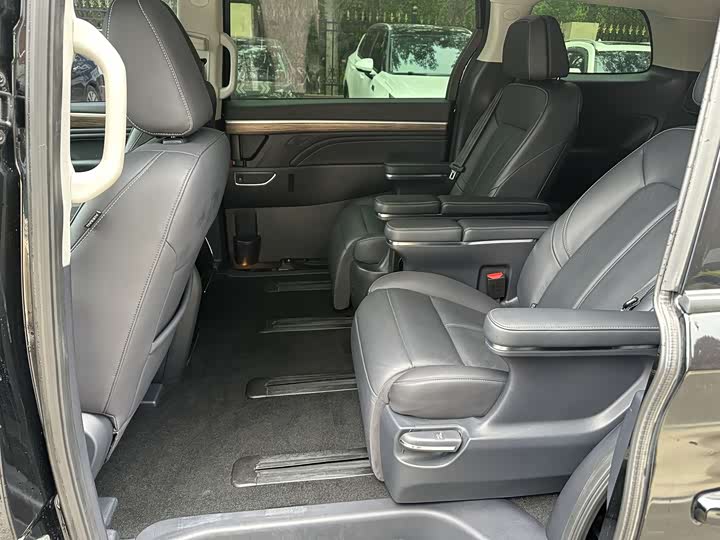 Фото 10 - GAC Trumpchi M8