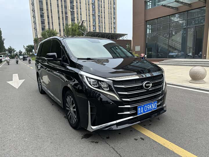 Фото 2 - GAC Trumpchi M8